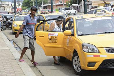 Taxistas se alistan para uso del dinero electrónico