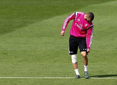 Benzema no podrá disputar el derbi madrileño por un esguince de rodilla
