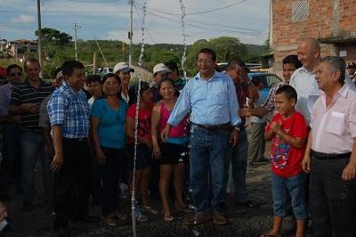 Familias de Cerro Guayabal reciben agua potable después de 6 años