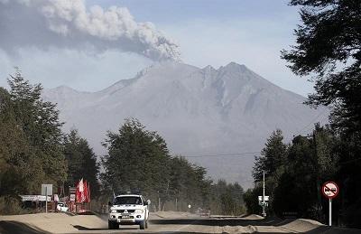 La actividad del volcán Calbuco obliga a evacuar a un total de 6.400 personas