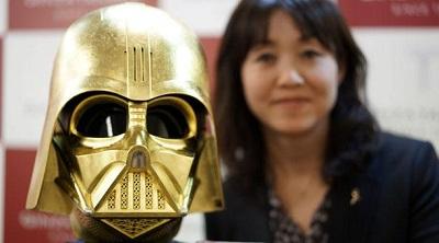 Joyería nipona forja el casco de Darth Vader en oro