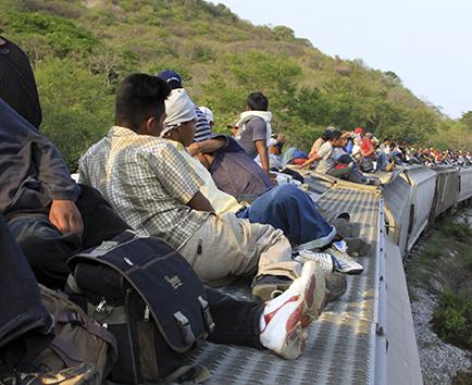 Menos detenidos en la frontera