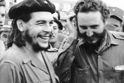 Fidel Castro 'traicionó' al Che Guevara y lo 'abandonó' en Bolivia