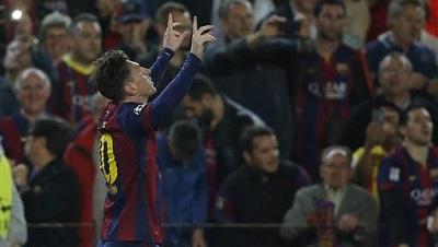 Messi supera a Cristiano con un doblete al Bayern