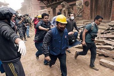 Los muertos por el terremoto de Nepal superan los 8.000