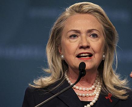 Desclasifican correos de Clinton sobre atentado