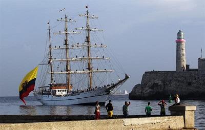 El buque escuela 'Guayas' arriba al puerto de La Habana