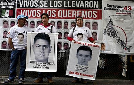 Caravana por estudiantes pide justicia en Argentina