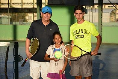 Dos tenistas portovejenses destacan en Ecuajunior