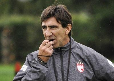Gustavo Costas renuncia como entrenador del campeón colombiano Santa Fe