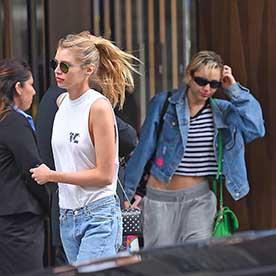 Miley Cyrus es vista  con supuesta novia a las puertas de un hotel
