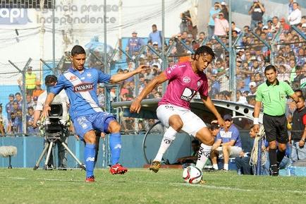 Independiente del Valle logra empatar a Emelec en el Capwell (3-3)