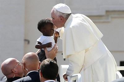 El papa llega a un Ecuador católico, donde otras religiones se abren paso