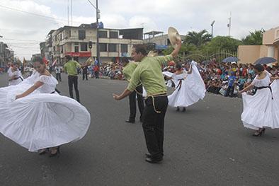 El Carmen festeja cantonización con desfile y sesión