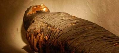 Hallan cuatro tumbas con momias de niños de hace más de 5.000 años en Egipto