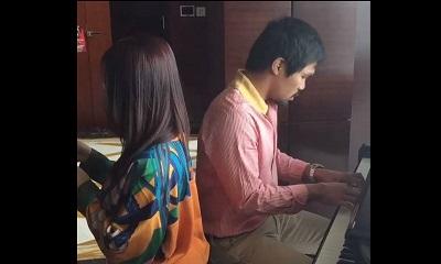 Manny Pacquiao sorprende en las redes sociales al tocar el piano