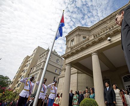 EE.UU y Cuba vuelven a abrir embajadas