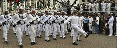 Glas resaltó la inversión militar durante el Día Clásico de la Armada
