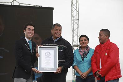 Ecuador recibe el certificado de récord Guinness en reforestación