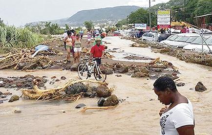 Declaran nueve zonas de desastre por lluvias en el paso de “Érika”