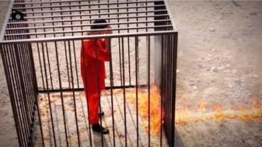 EI difunde un video en el que cuatro milicianos chiíes son quemados vivos
