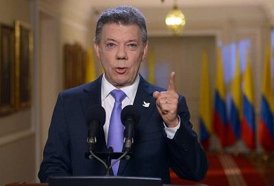 Santos califica de 'absurdas' y 'ridículas' acusaciones de Maduro