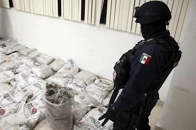 Descubren una tonelada de 'cocaína negra' en aeropuerto de Ciudad de México