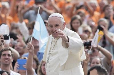 Papa Francisco: Antes de juzgar, es mejor callarse