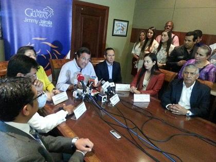 Prefecto de Guayas respeta decisión de habitantes de La Manga del Cura