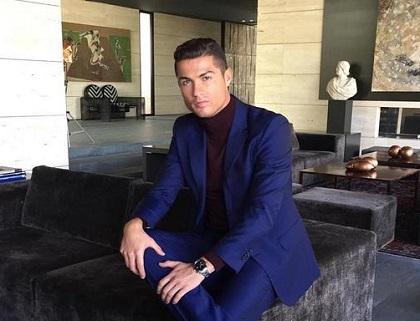 Cristiano Ronaldo promociona su nueva línea de calzado