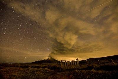 El volcán Cotopaxi vuelve a arrojar cantidades 'moderadas' de ceniza
