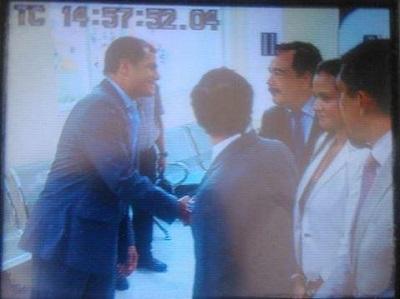 Correa y Nebot se dan la mano en un evento público