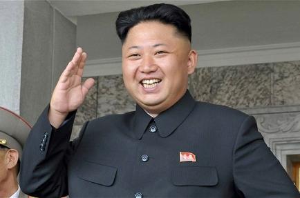 Kim Jong-un exclama ante las masas que está listo para la guerra con EEUU