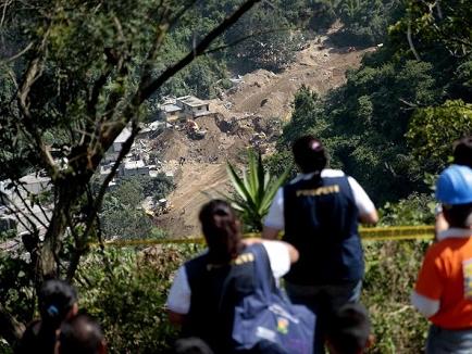 Suben a 273 los muertos y bajan a 267 los desaparecidos por alud en Guatemala