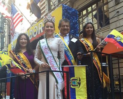 Miss Manabí 2015 participa en un desfile en Nueva York