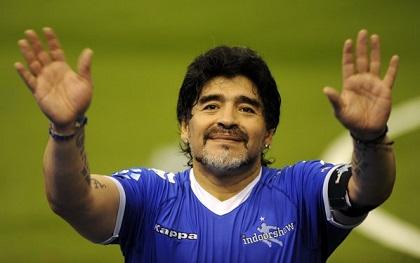 Maradona perdió 6 kilos y mejora tras operación