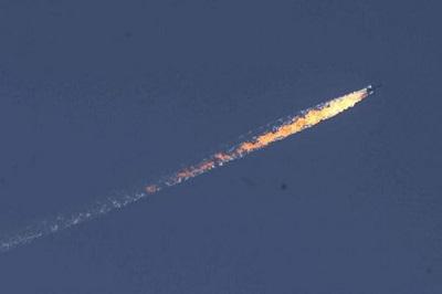 Turquía derriba un avión ruso en la frontera con Siria