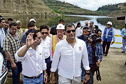 Correa compromete apoyo para agua y riego