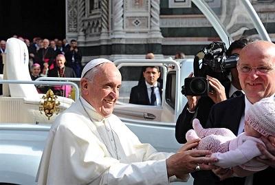 Obispo desea que un 'milagro' termine con la vida del papa Francisco