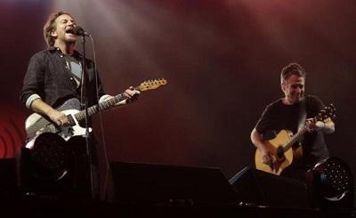 Pearl Jam cierra gira con concierto y lo dedica a víctimas de París