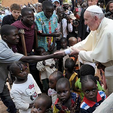 El Papa pidió a cristianos y musulmanes trabajar en la búsqueda de la paz