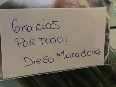 Maradona le envía ramo de rosas a Fernández y un mensaje: 'Gracias por todo'