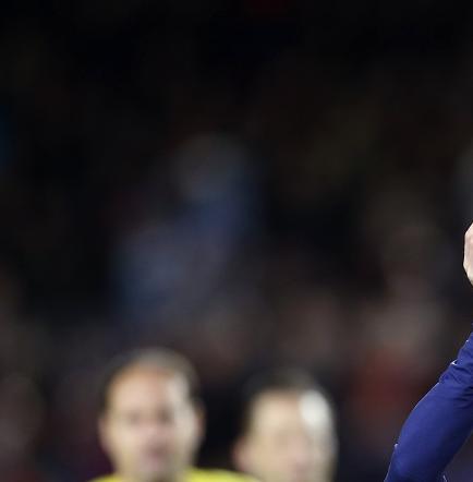 Messi ofrece su quinto Balón de Oro al Camp Nou