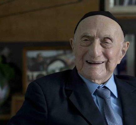 Un superviviente del Holocausto es el hombre más anciano del mundo