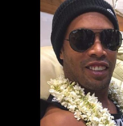 Video muestra el accidente que casi deja a Ronaldinho sin 'Noche Amarilla'