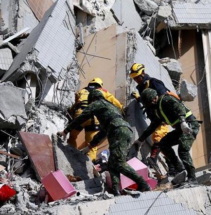 Suben a 23 los muertos y a 120 los desaparecidos en el terremoto de Taiwán