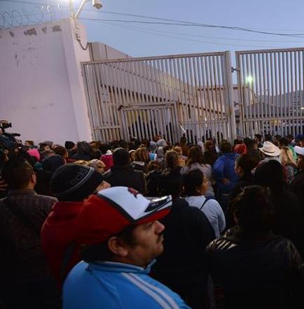 Cerca de 60 muertos deja un motín en penal mexicano