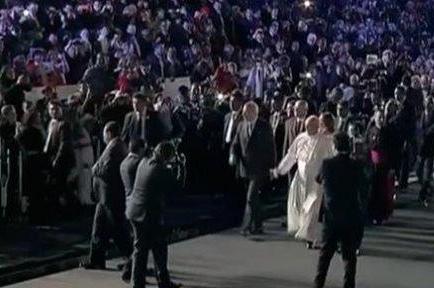 El papa Francisco llega a México y es recibido con mariachis