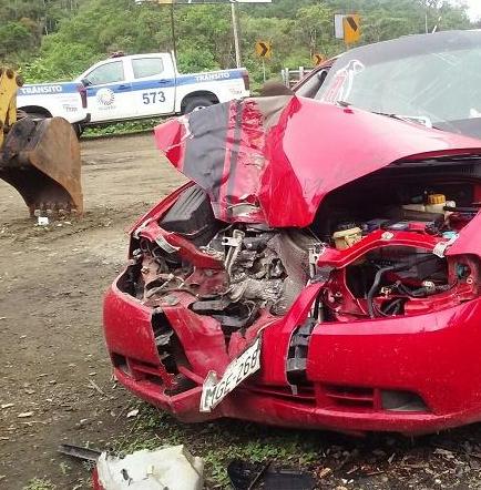 Tres heridos en accidente en la vía Puerto Cayo - Jipijapa