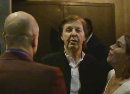 Impiden a Paul McCartney entrar a fiesta posterior a los Grammy (VIDEO)